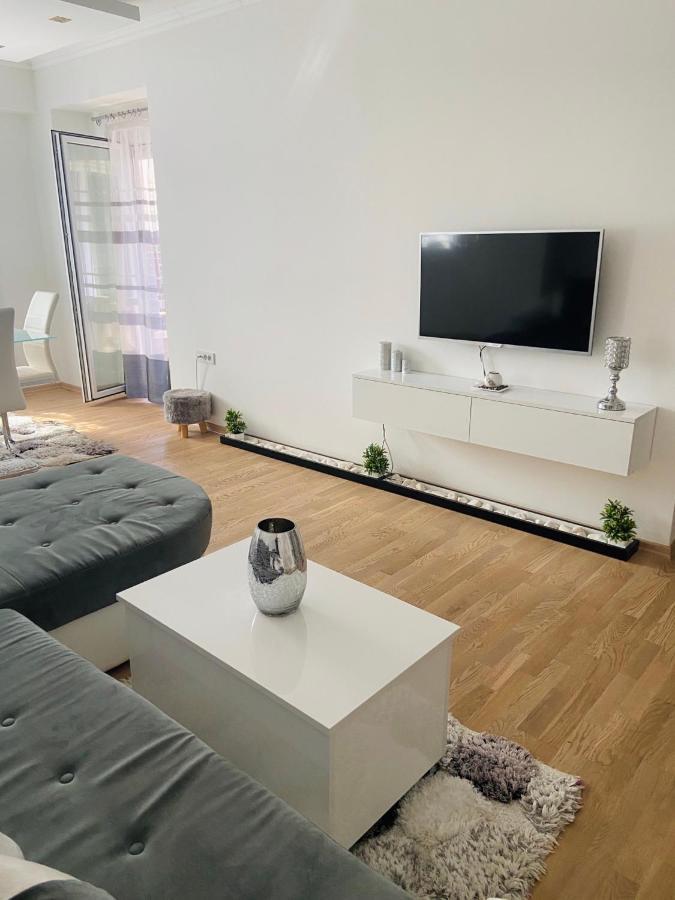 Royal King Apartment Kumanovo Bagian luar foto