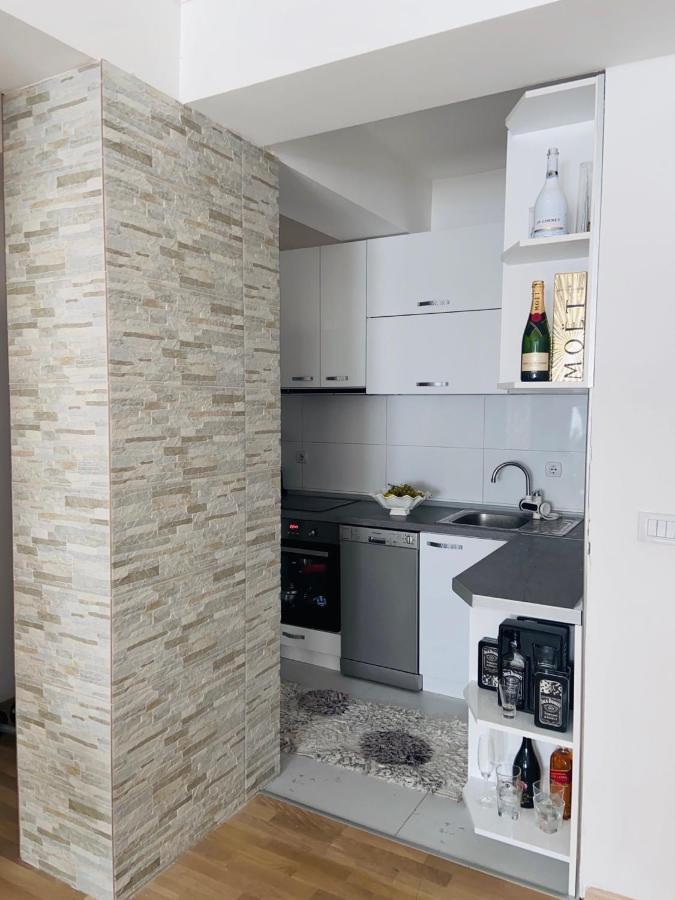 Royal King Apartment Kumanovo Bagian luar foto